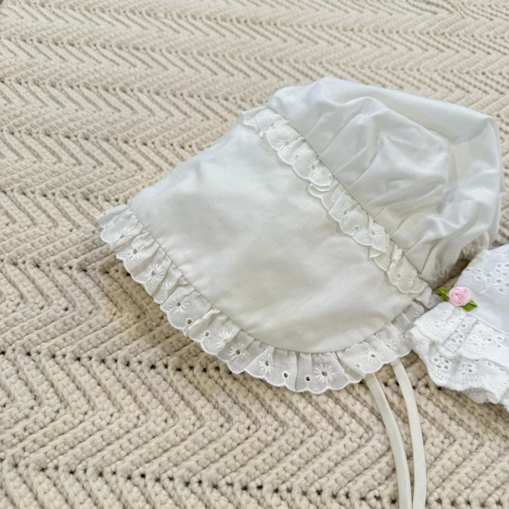 Baby Bonnets Lot of 2 White Hats Lace Bow Ribbon Prairie Cottage Coquette‎ VTG